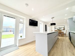 Photo 19- click for photo gallery